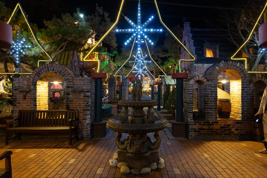 루덴시아-조명-분수-포토존