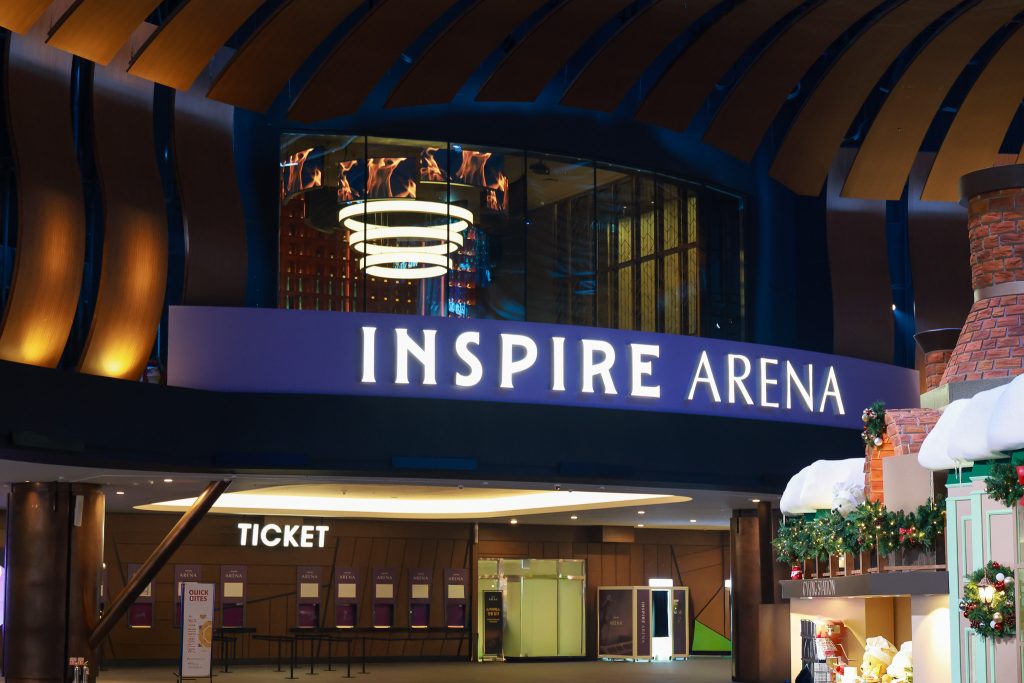 인스파이어 아레나 티켓부스 입구 야경
