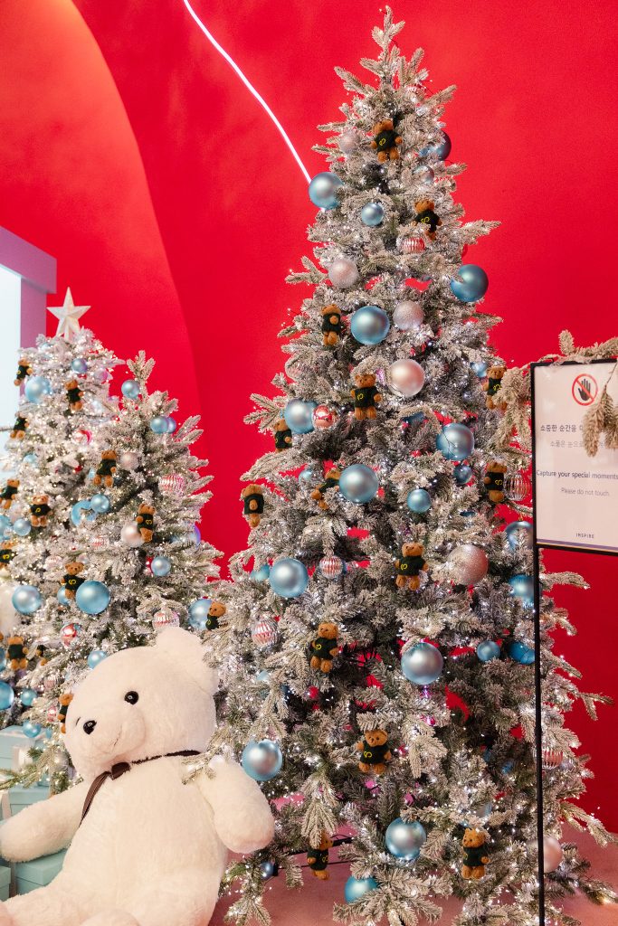 인천 인스파이어 화이트 크리스마스트리 장식
