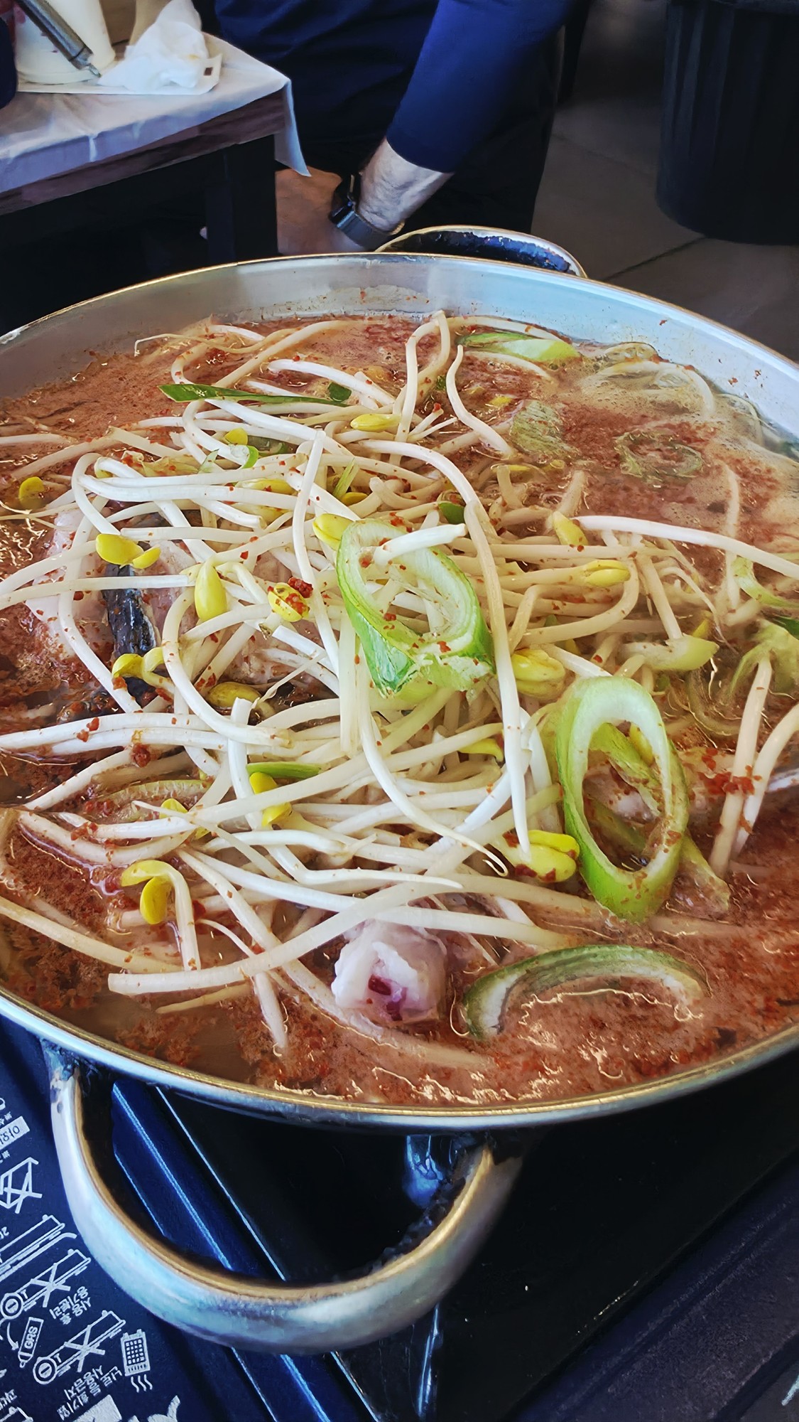 Jinmore Hoejip maeuntang bean sprouts green onion complimentary broth Mukho