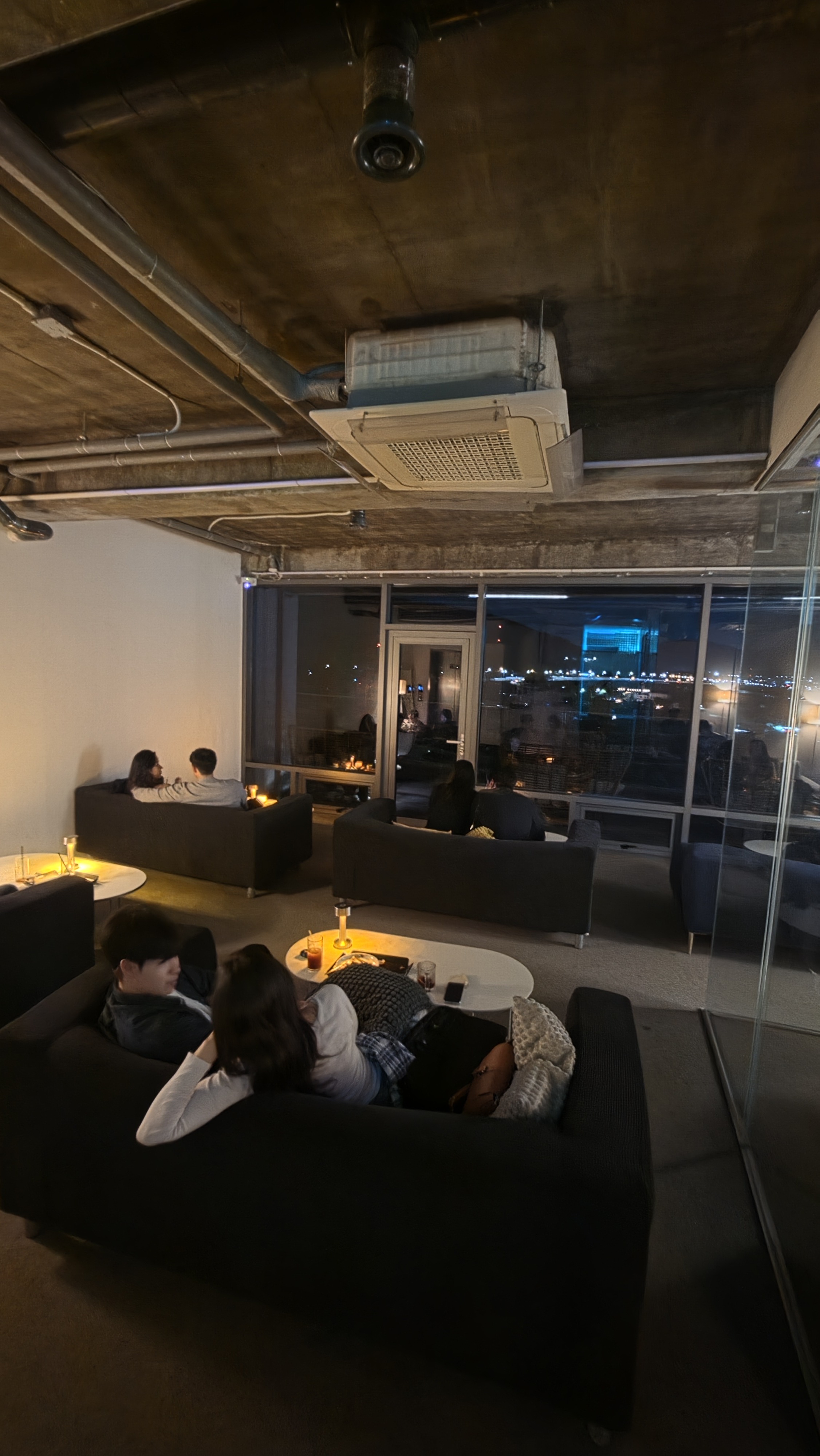 Paldang Log 3F comfort zone Han River night view sofa seat